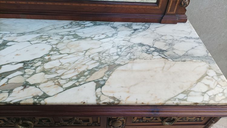 Credenza Luigi XVI impiallacciata in mogano con intarsi in legno pregiato