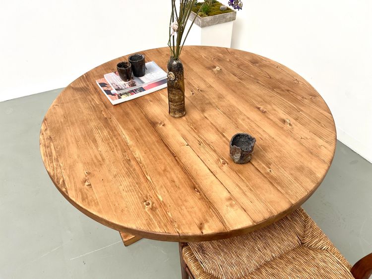 Round pine table "Les Arcs - 1970".