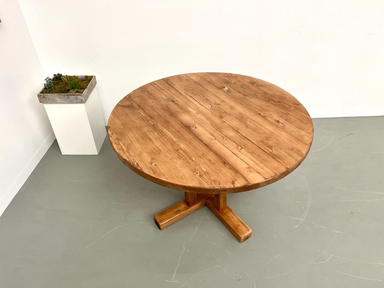Round pine table "Les Arcs - 1970".