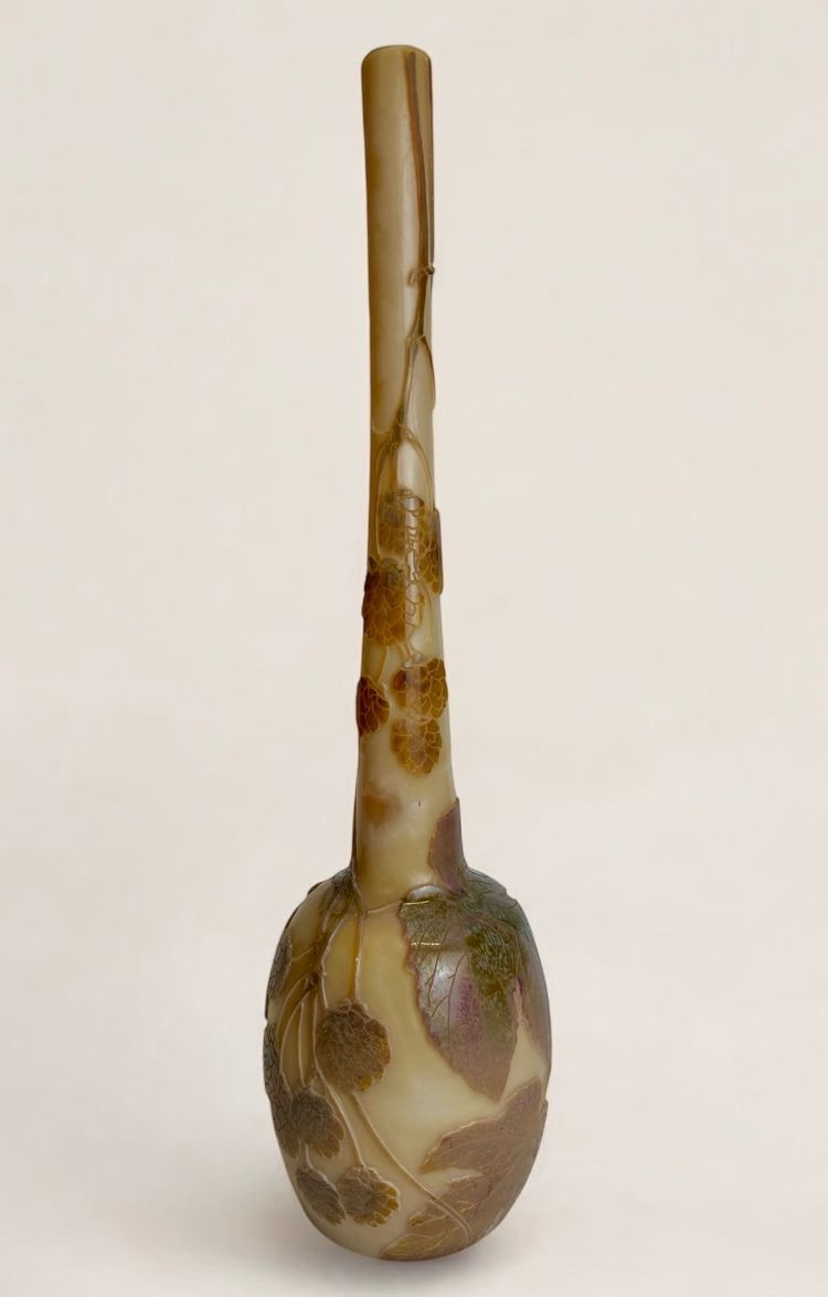 Legras Saint Denis Vase a décor des Houblons 