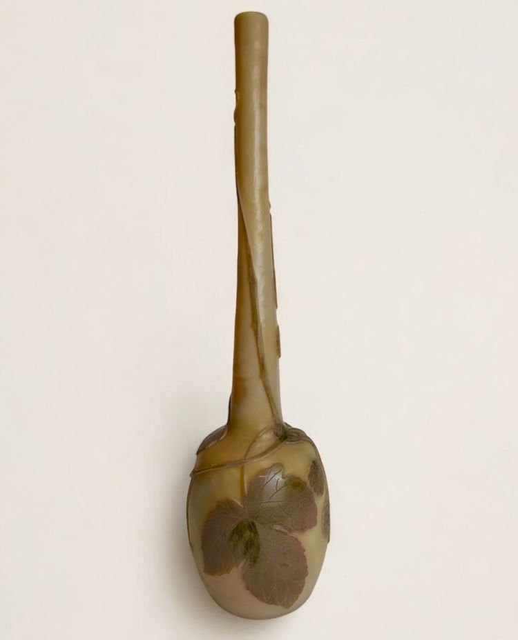 Legras Saint Denis Vase a décor des Houblons 