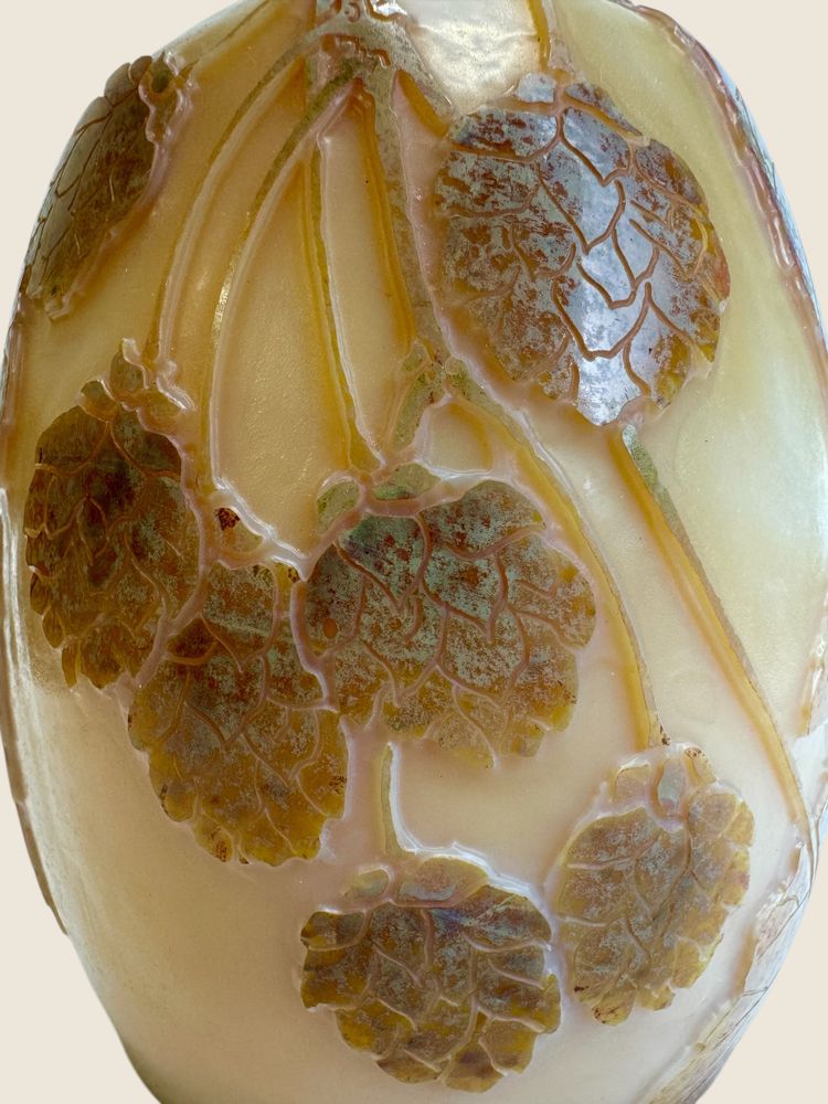 Legras Saint Denis Vase a décor des Houblons 