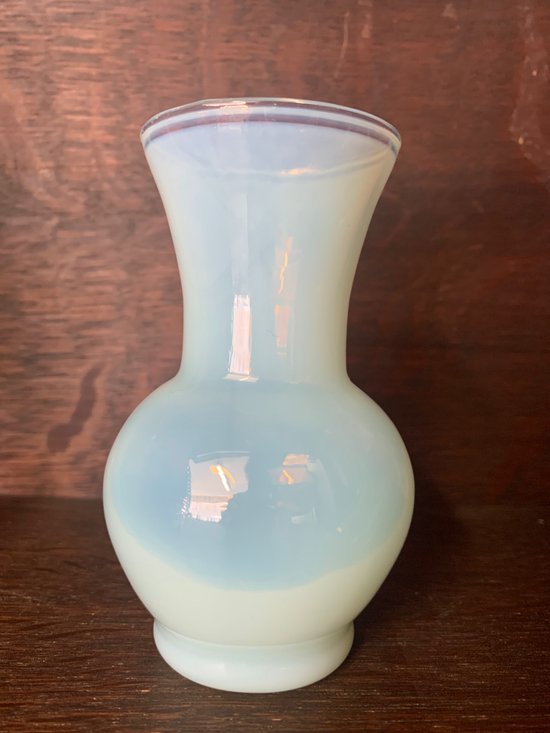 Kleine Vase in Opalkristall "Seifenblase".