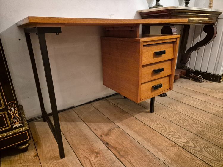 Schreibtisch Modell CM172 von Pierre Paulin circa 1960 für das Haus THONET