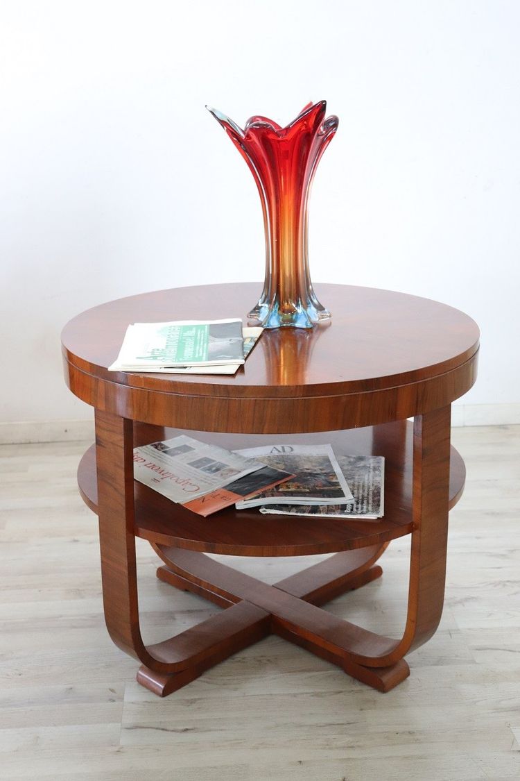 Art Deco Round Coffee Table In Walnut, 1930s