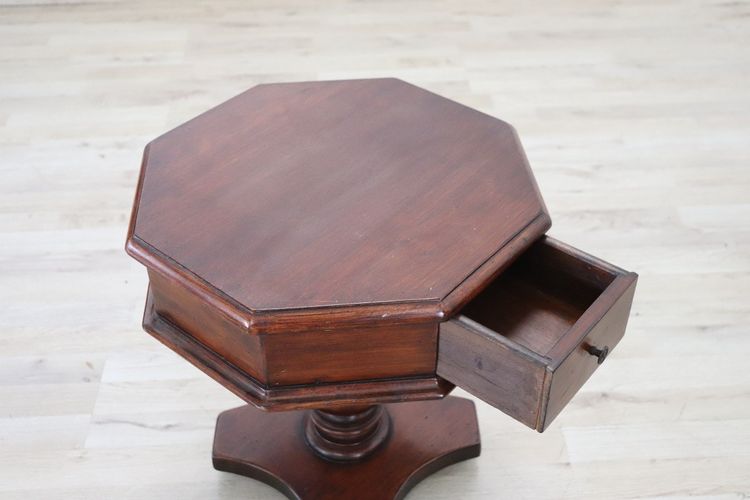 Table d'Appoint Octogonale Basse En Noyer, Années 1980