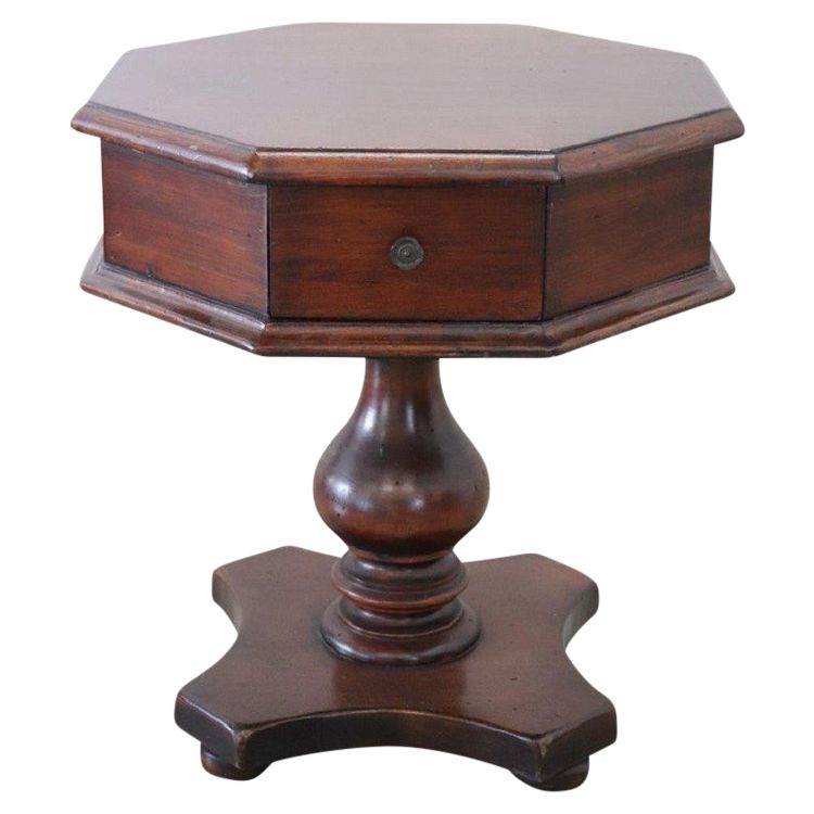 Table d'Appoint Octogonale Basse En Noyer, Années 1980