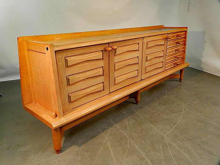 Guillerme Et Chambron , grande ed elegante credenza in rovere Edition Votre Maison Circa 1970