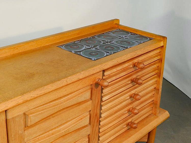 Guillerme Et Chambron , grande ed elegante credenza in rovere Edition Votre Maison Circa 1970