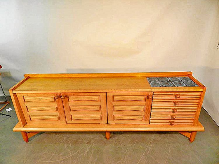 Guillerme Et Chambron , grande ed elegante credenza in rovere Edition Votre Maison Circa 1970