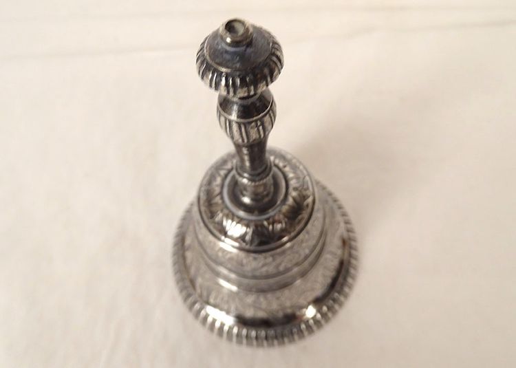 Cloche Clochette De Table Argent Massif Minerve Fleurs 114gr XIXème Siècle