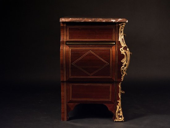 Commode Dite à Moustache. Époque Louis XIV, Première Moitié Du XVIIIe Siècle
