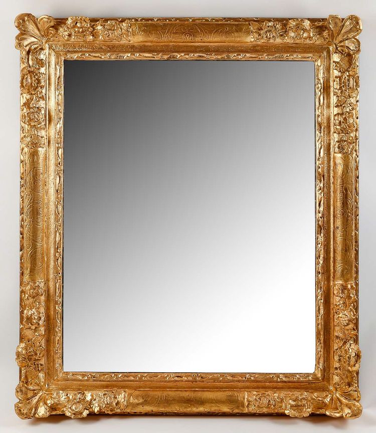 Miroir en bois et stuc sculpté et doré d’époque Régence vers 1720