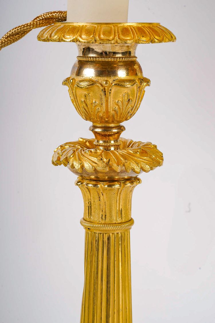 Paire de Flambeaux d’Époque Restauration en Bronze Ciselé et Doré Montés en Lampes vers 1820