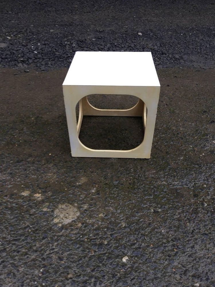 Petite Table d'Appoint En Bois Laqué, Pop Design Circa 1960/1970