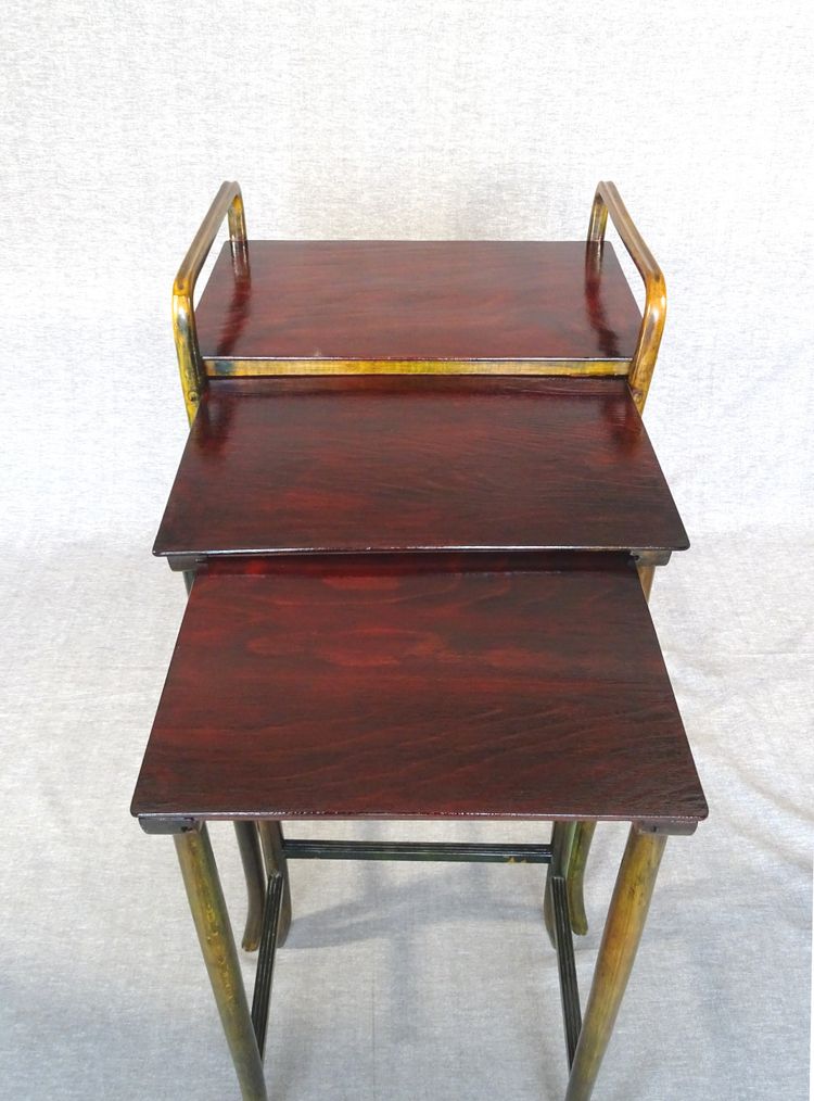 Tables gigognes par KOHN, Sécession viennoise, 1910 , 2 teintes