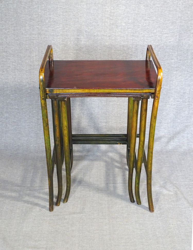 Tables gigognes par KOHN, Sécession viennoise, 1910 , 2 teintes