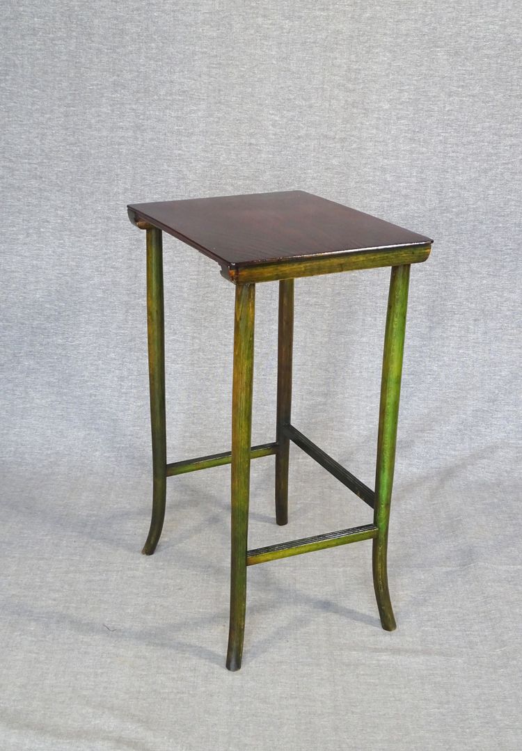 Tables gigognes par KOHN, Sécession viennoise, 1910 , 2 teintes