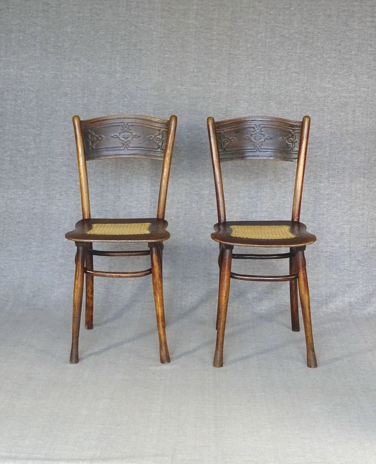 2 KOHN N°399 caned chairs, circa 1910, No Thonet