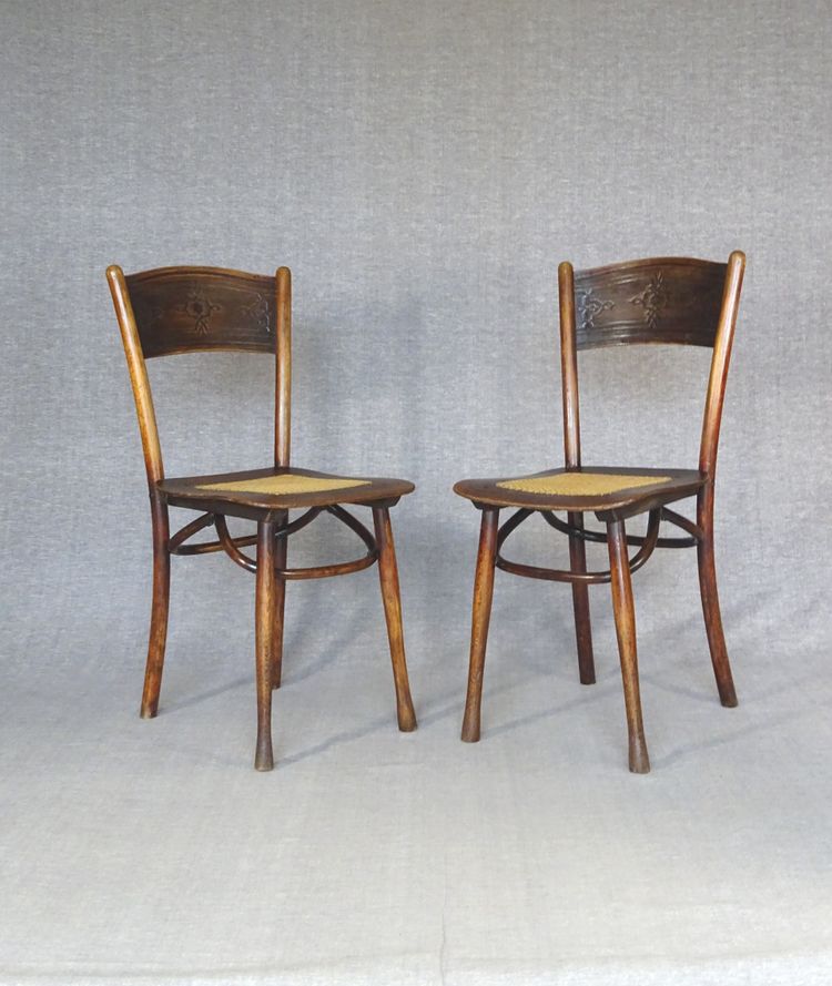 2 KOHN N°399 caned chairs, circa 1910, No Thonet