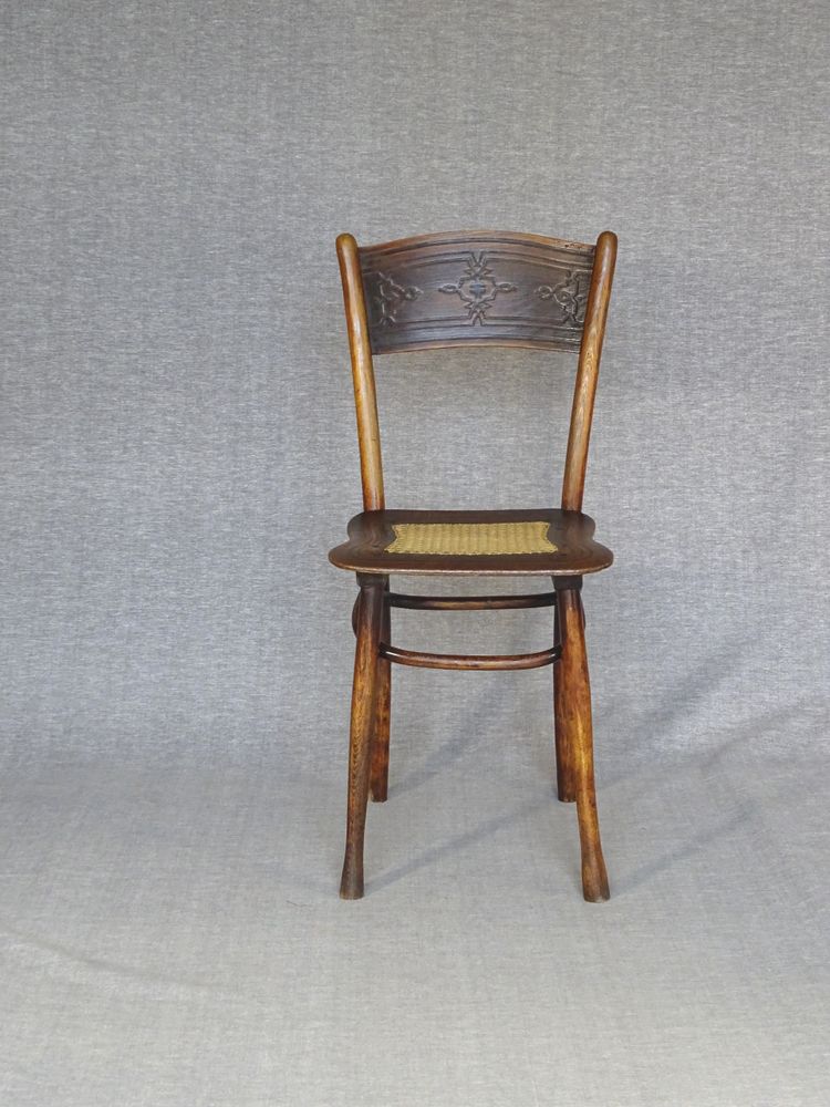 2 KOHN N°399 caned chairs, circa 1910, No Thonet
