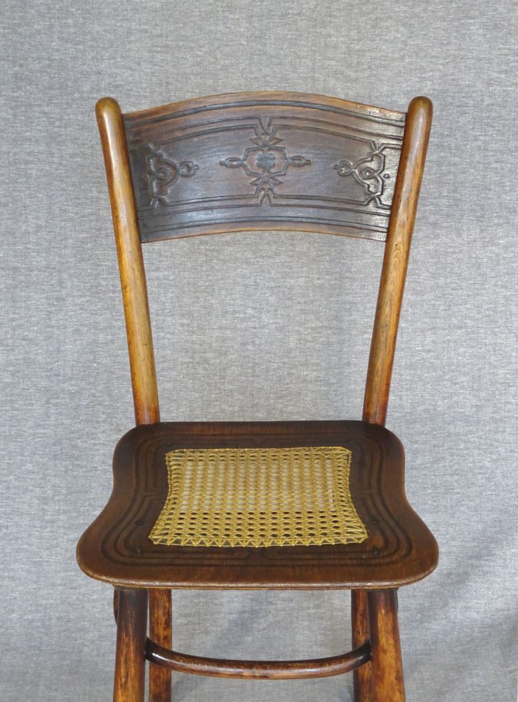 2 KOHN N°399 caned chairs, circa 1910, No Thonet