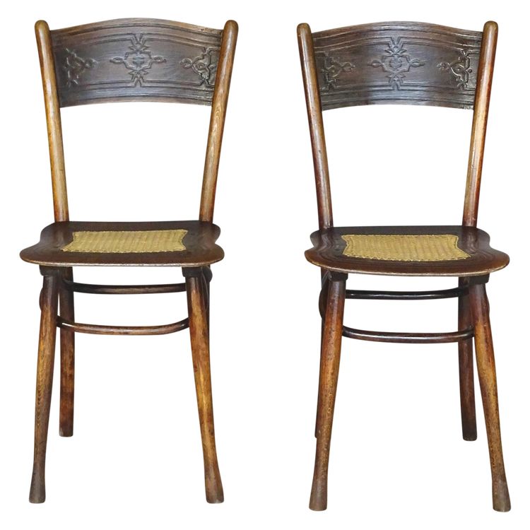 2 KOHN N°399 caned chairs, circa 1910, No Thonet