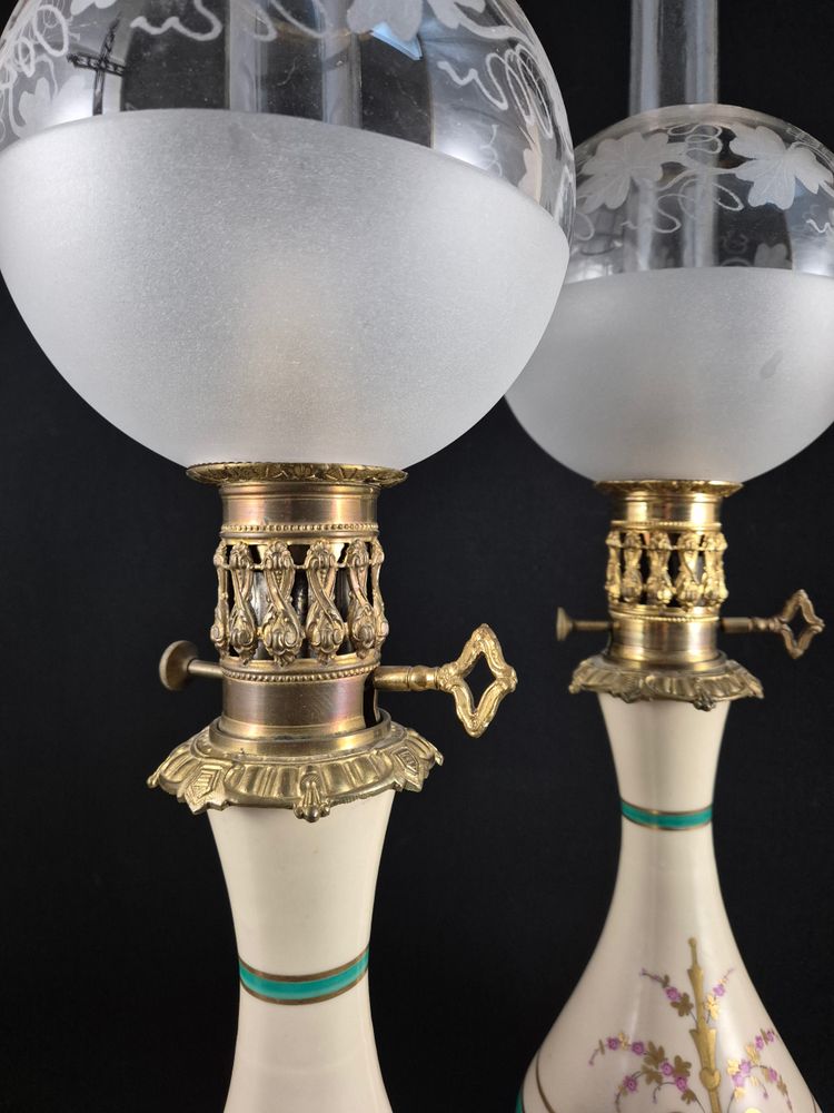 lampes a pétrole en porcelaine XIXe