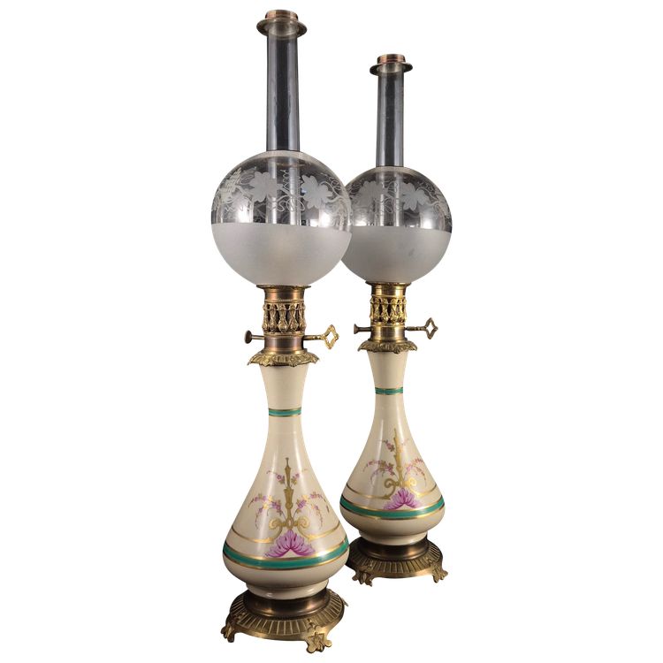 lampes a pétrole en porcelaine XIXe