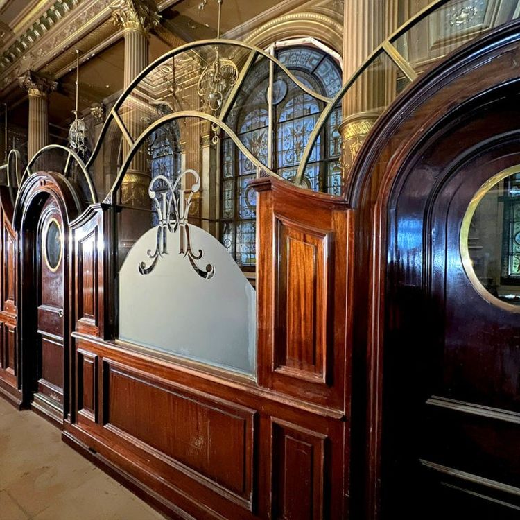 Large hotel reception counter (11.5m) with back counter (16.9m)
