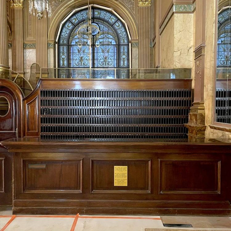 Large hotel reception counter (11.5m) with back counter (16.9m)