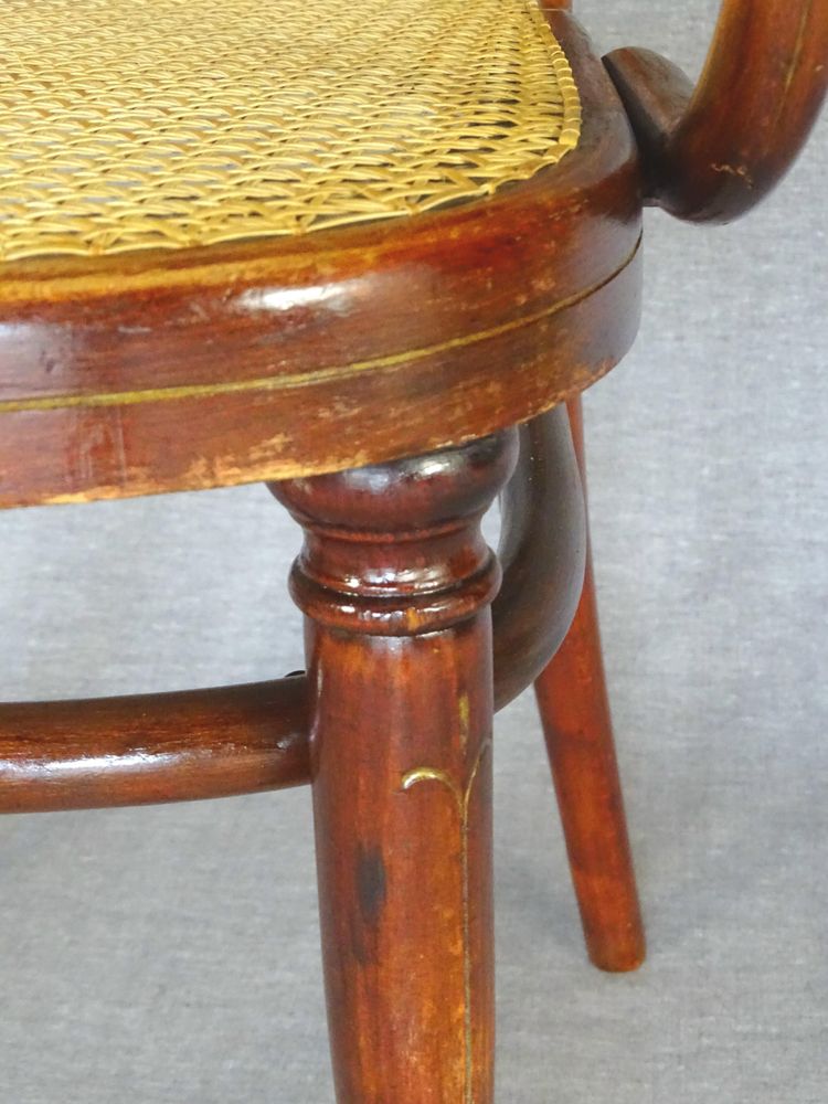 Poltrona Thonet N°221 , intarsio "bronzo" 1905, canalizzazione perfetta