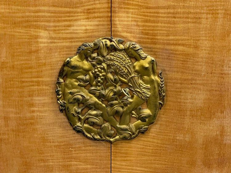 Jules Leleu, Credenza Art Déco in impiallacciatura di sicomoro e bronzo, firmata