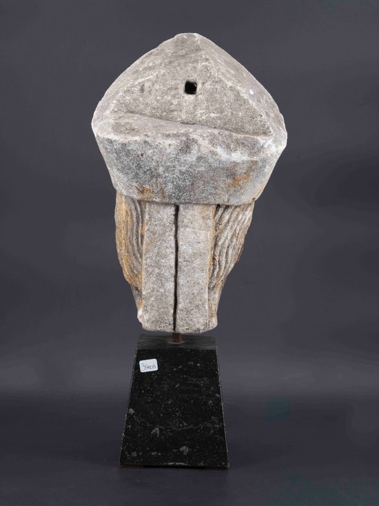 Portrait Sculpté D’un évêque, XVe Siècle