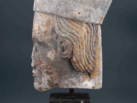 Portrait Sculpté D’un évêque, XVe Siècle