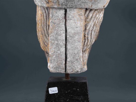 Portrait Sculpté D’un évêque, XVe Siècle