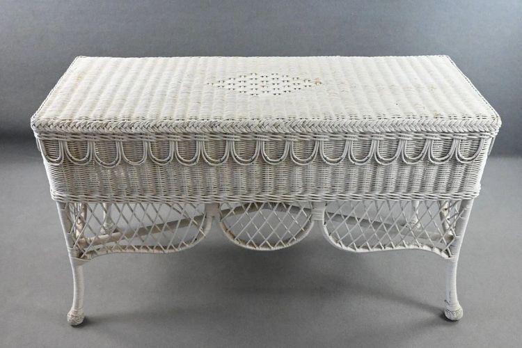 Console Néo Classique En Rotin  Laqué ,circa 1970