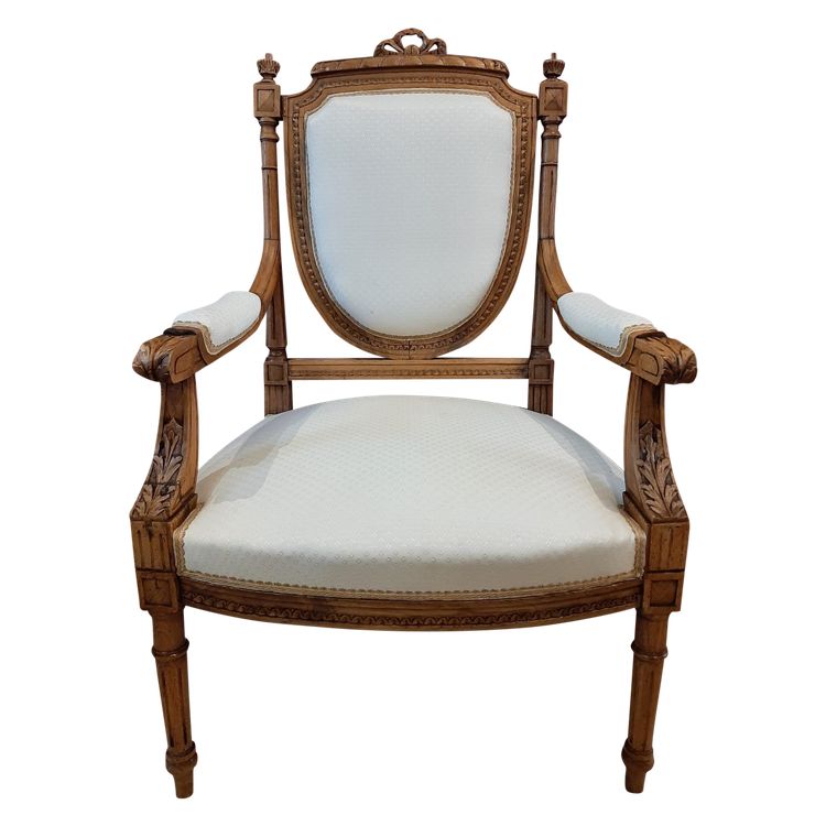 Coppia di poltrone in stile Luigi XVI in noce - 1900 circa