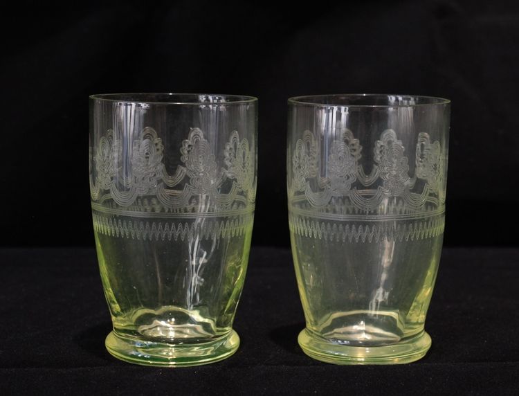 Deux verres gravés en Ouraline, vers 1900