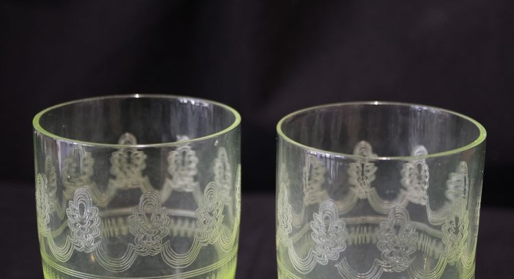 Deux verres gravés en Ouraline, vers 1900