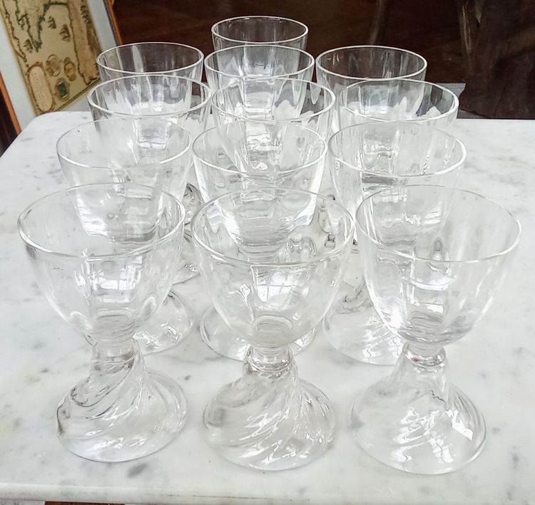 12 anciens verres apéritif cristal Saint Louis 