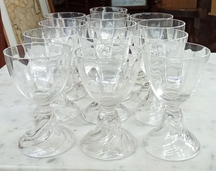 12 anciens verres apéritif cristal Saint Louis 