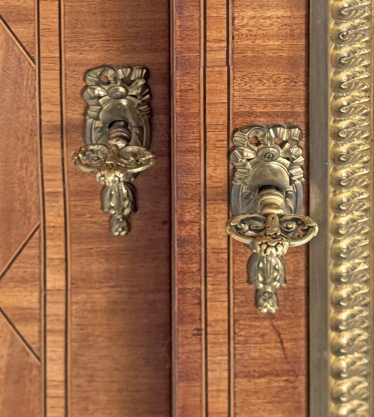 Chambre à coucher de style Louis XVI estampillée Georges Guerin à Paris 