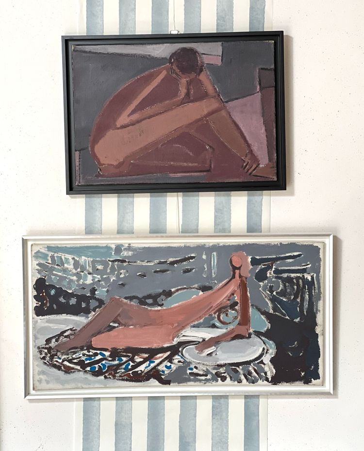Nudo allungato rosa e grigio.