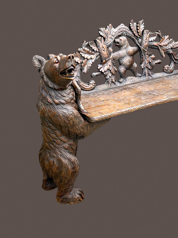 BANC AUX OURS FORET NOIRE EN BOIS SCULPTÉ A DÉCOR D OURSON ÉPOQUE FIN XIX e
