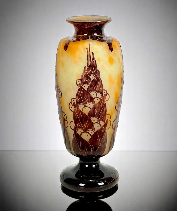 LE VERRE FRANÇAIS 1924 / 1927 BALUSTER VASE ON STEM IN MULTI-LAYERED GLASS