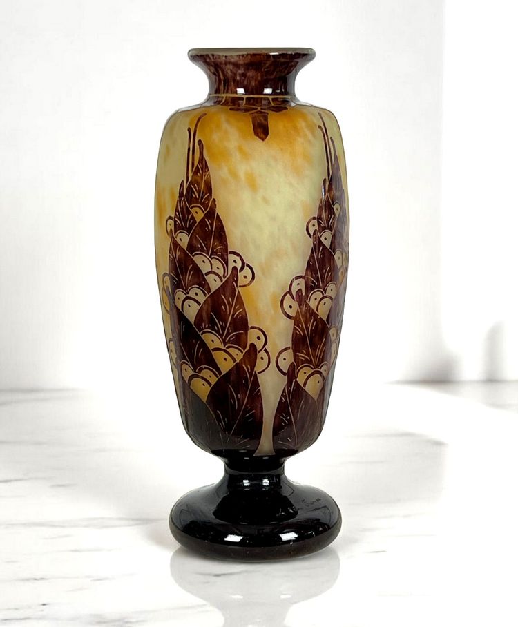 LE VERRE FRANÇAIS 1924 / 1927 BALUSTER VASE ON STEM IN MULTI-LAYERED GLASS