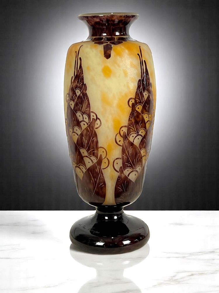 LE VERRE FRANÇAIS 1924 / 1927 BALUSTER VASE ON STEM IN MULTI-LAYERED GLASS
