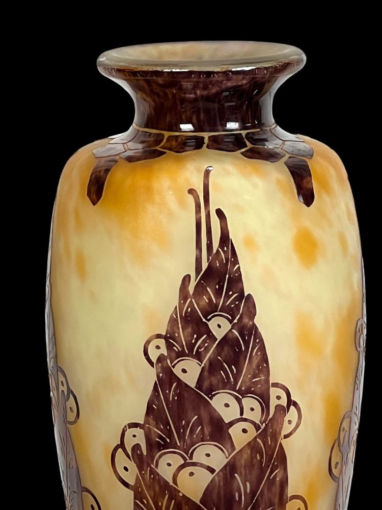 LE VERRE FRANÇAIS 1924 / 1927 BALUSTER VASE ON STEM IN MULTI-LAYERED GLASS