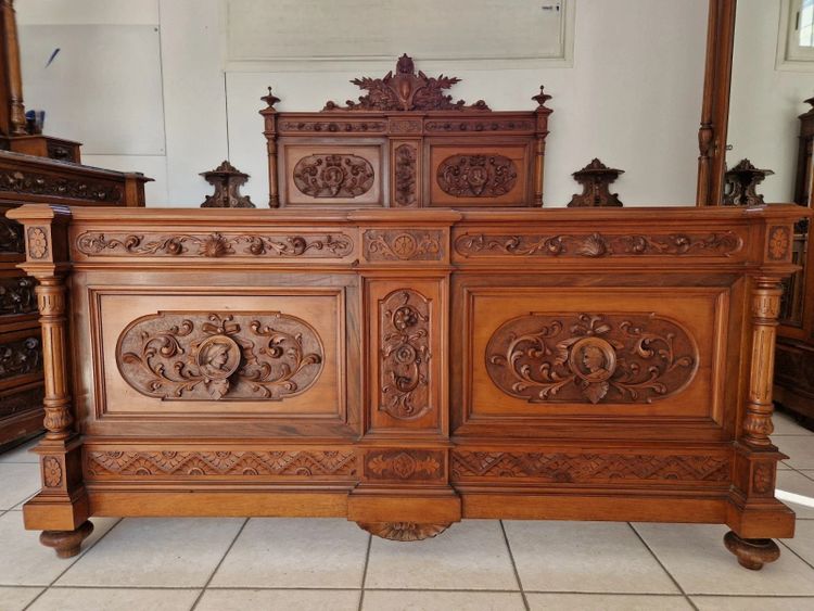 Ensemble de chambre à coucher italien ancien de la Renaissance